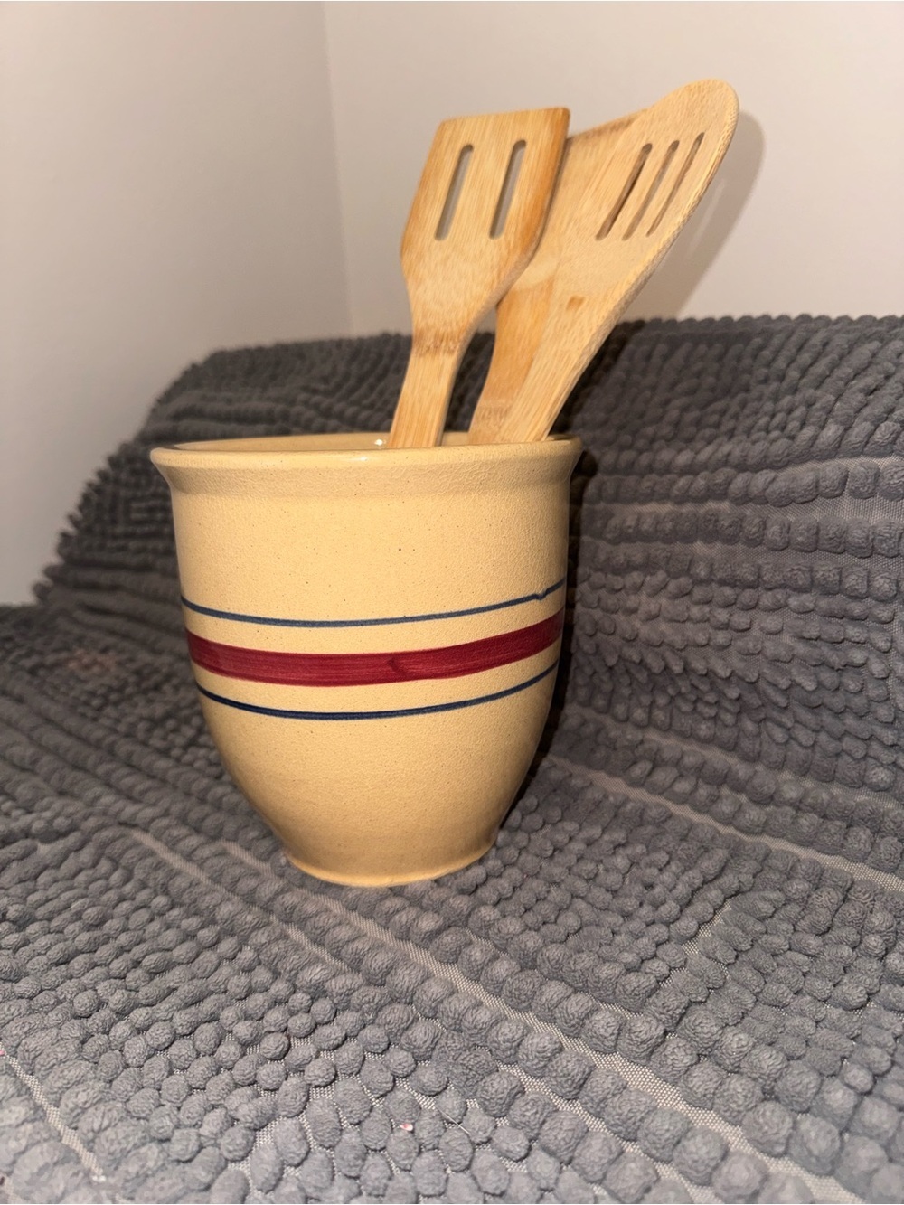 Vintage R.R.P. Co. Roseville Ohio Stoneware Crock | Farmhouse Kitchen Crock - Picture 3 of 11